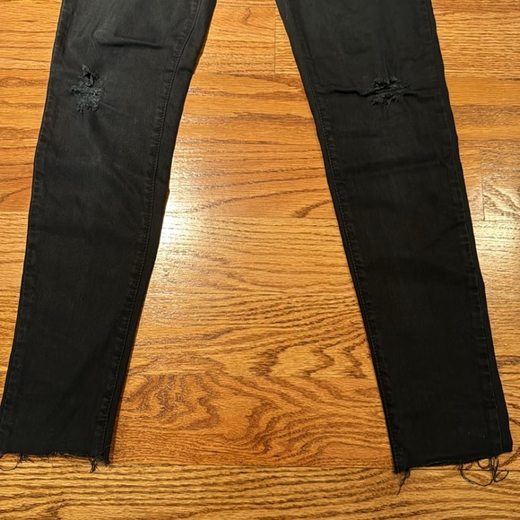 Lightly distressed black/dark gray jeans super soft material - Picture 5 of 8